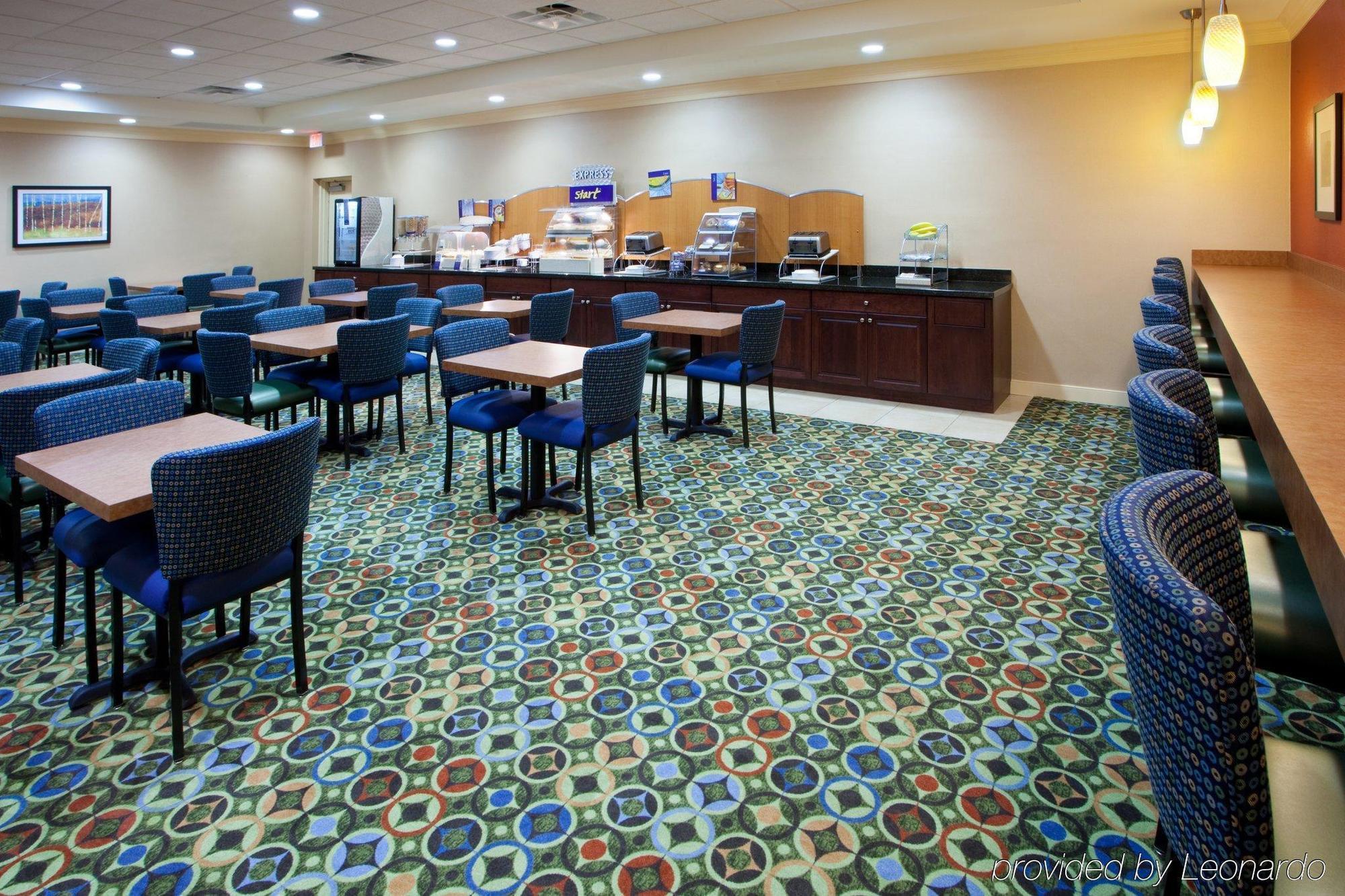 Holiday Inn Express Washington Dc Sw - Springfield, An Ihg Hotel Restoran gambar